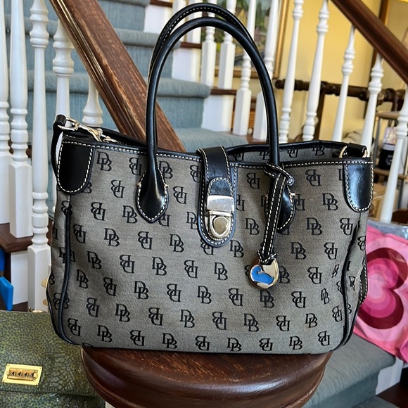 Dooney & Bourke Signature print gray/black satchel/Crossbody Silvertone buckle - Picture 1 of 12